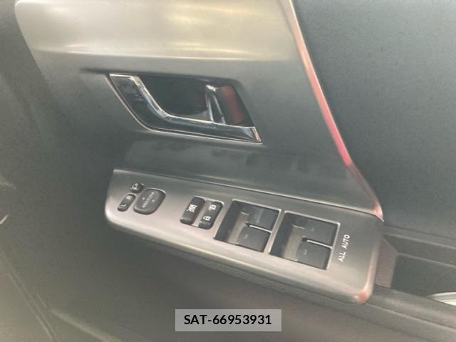 Toyota VOXY 2012-03 8415770-18