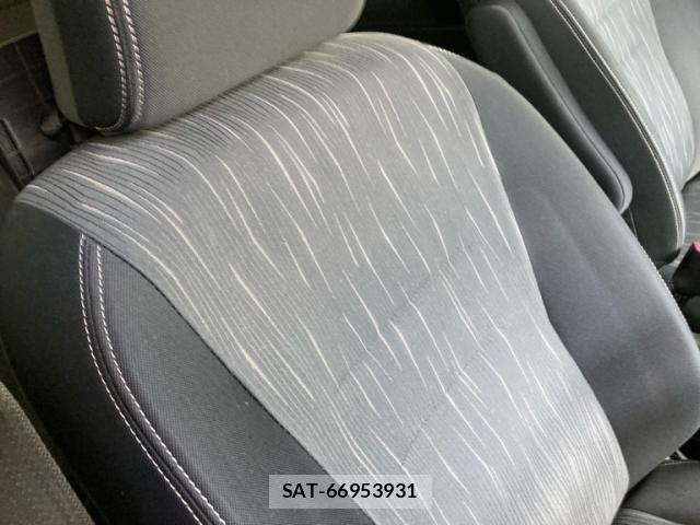 Toyota VOXY 2012-03 8415770-22
