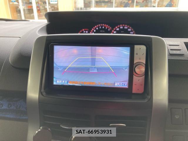 Toyota VOXY 2012-03 8415770-27