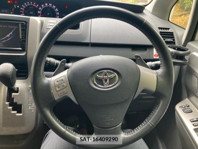Toyota VOXY 2009-06 8415779-11