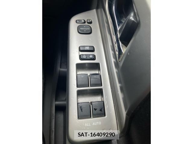 Toyota VOXY 2009-06 8415779-13
