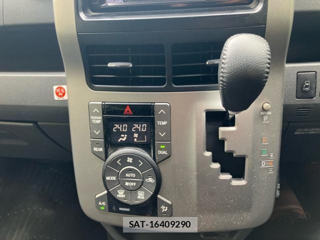 Toyota VOXY 2009-06 8415779-14