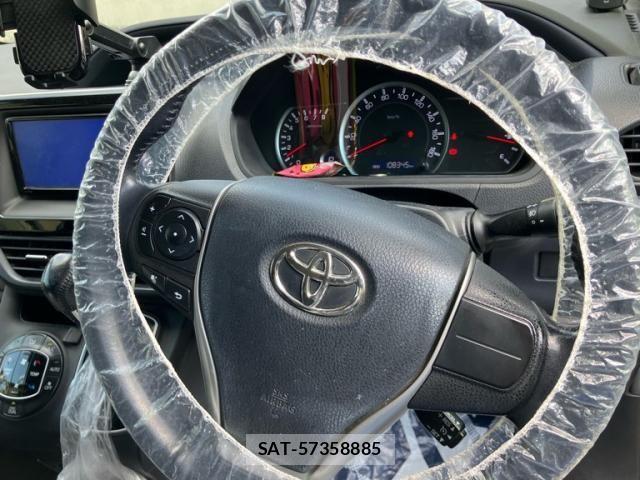 Toyota VOXY 2014-10 8415768-16