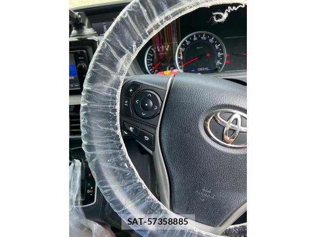 Toyota VOXY 2014-10 8415768-17