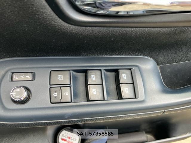 Toyota VOXY 2014-10 8415768-21