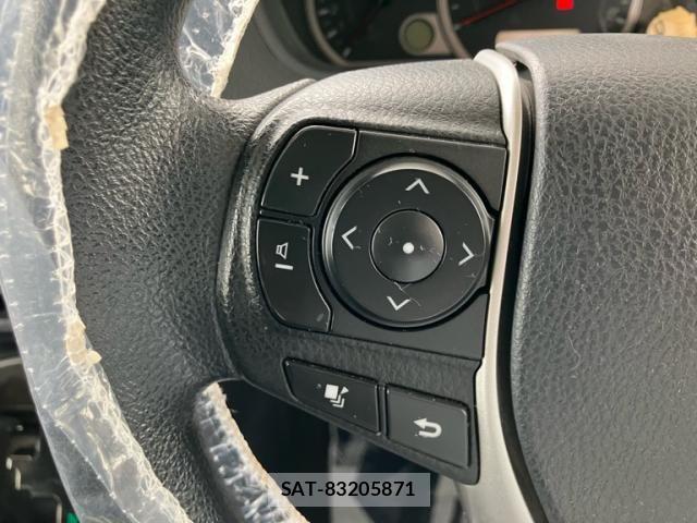 Toyota VOXY 2014-02 8415766-16