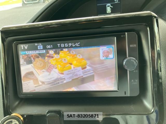 Toyota VOXY 2014-02 8415766-19