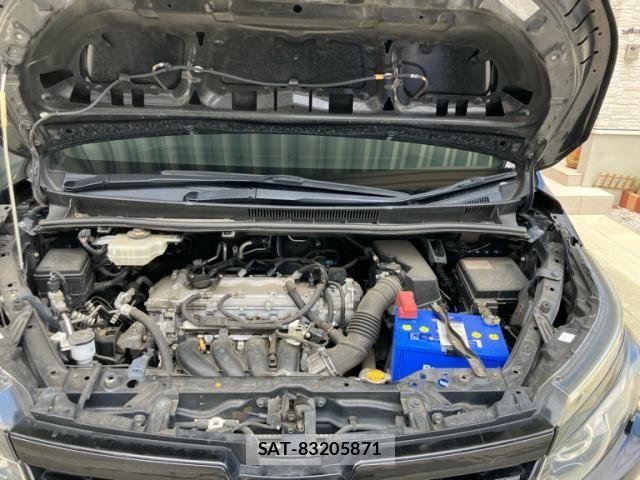 Toyota VOXY 2014-02 8415766-23