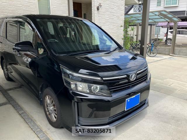 Toyota VOXY 2014-02 8415766-2