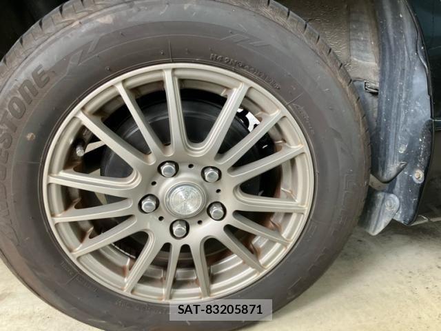 Toyota VOXY 2014-02 8415766-6