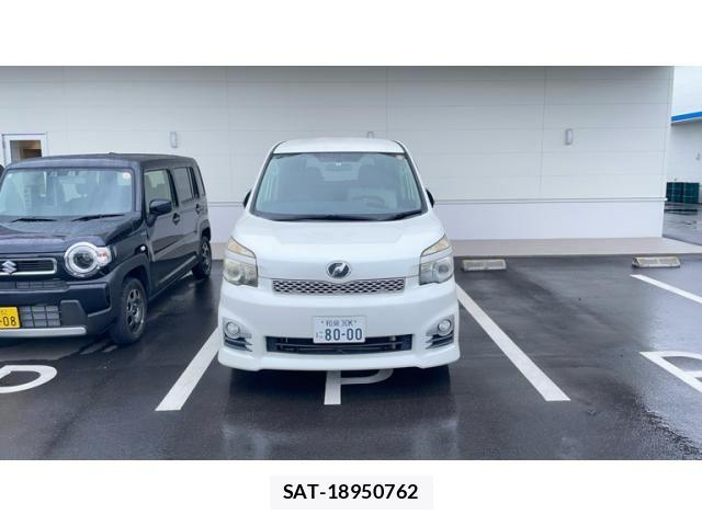 Toyota VOXY 2011-09 8415776-0