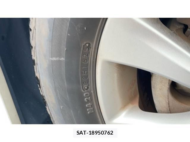 Toyota VOXY 2011-09 8415776-9