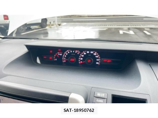 Toyota VOXY 2011-09 8415776-15