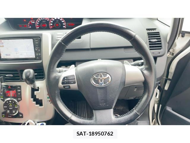 Toyota VOXY 2011-09 8415776-16