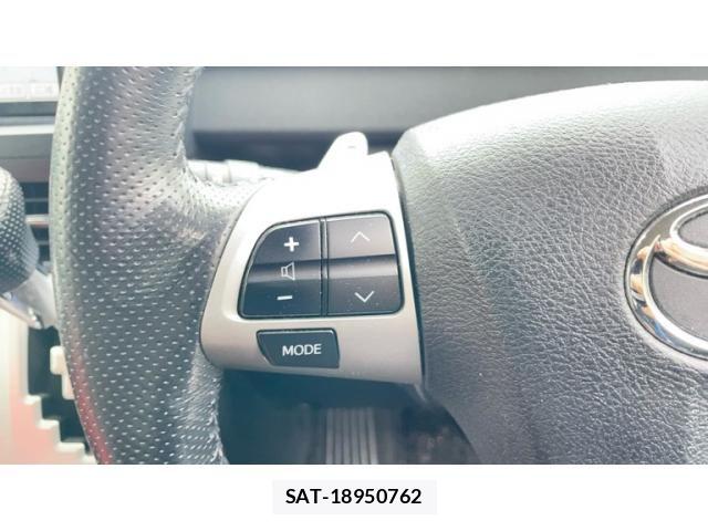Toyota VOXY 2011-09 8415776-17