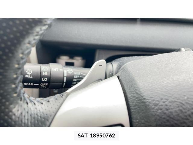Toyota VOXY 2011-09 8415776-19