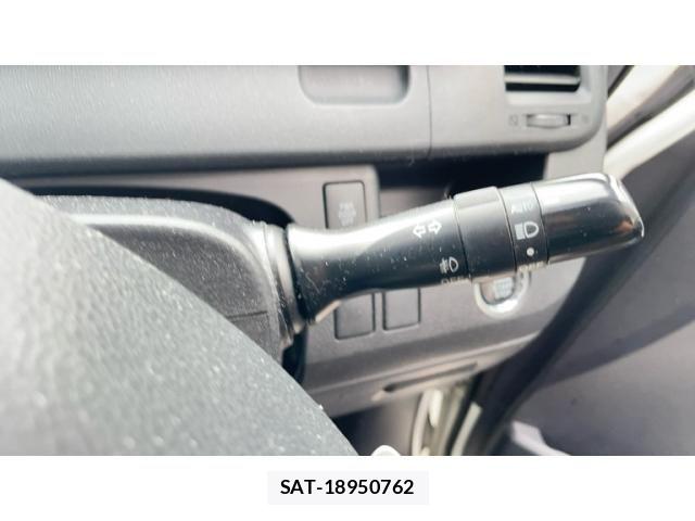 Toyota VOXY 2011-09 8415776-20