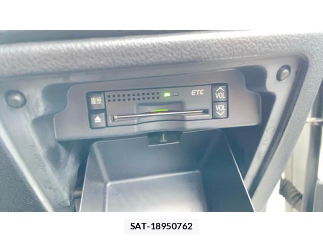 Toyota VOXY 2011-09 8415776-22