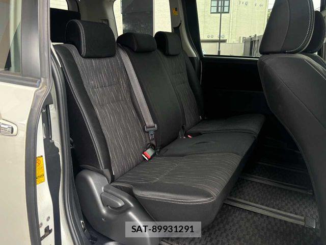 Toyota VOXY 2012-05 8415751-21