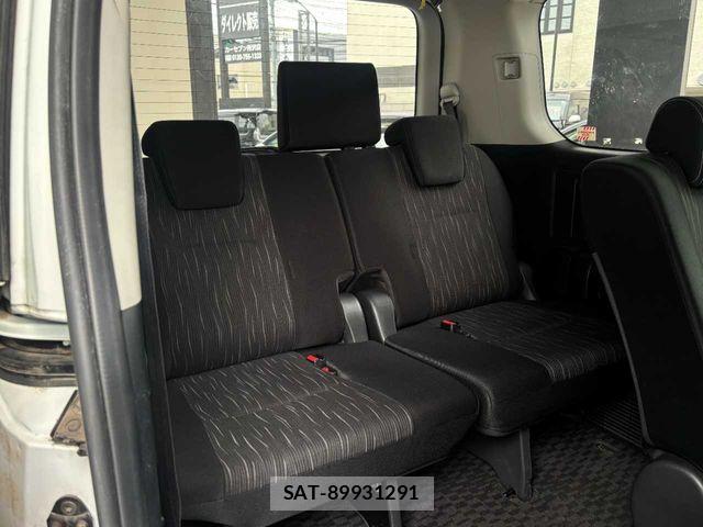 Toyota VOXY 2012-05 8415751-22