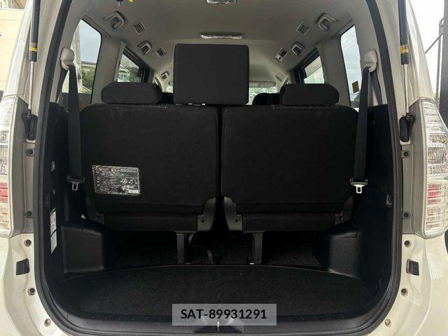 Toyota VOXY 2012-05 8415751-25