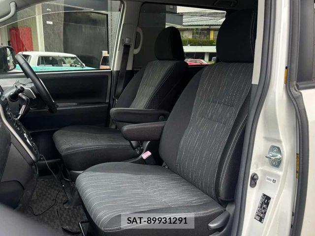 Toyota VOXY 2012-05 8415751-27