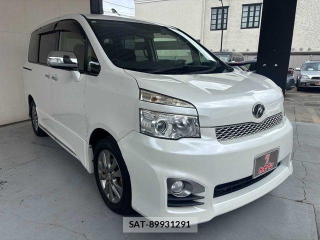 Toyota VOXY 2012-05 8415751-2