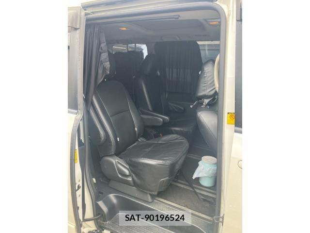 Toyota VOXY 2011-01 8415769-14