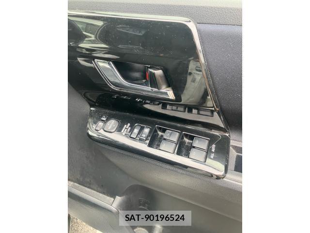 Toyota VOXY 2011-01 8415769-17