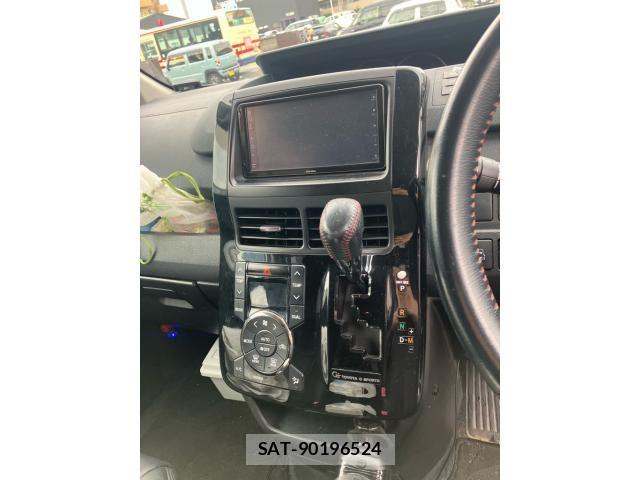 Toyota VOXY 2011-01 8415769-21