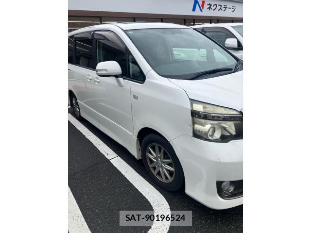 Toyota VOXY 2011-01 8415769-3