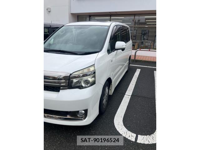 Toyota VOXY 2011-01 8415769-4