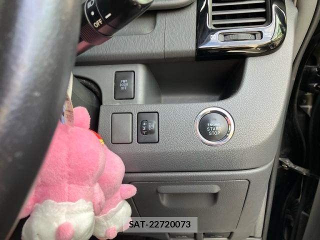 Toyota VOXY 2010-01 8415775-11