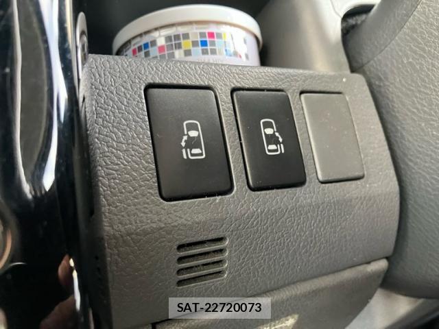 Toyota VOXY 2010-01 8415775-12