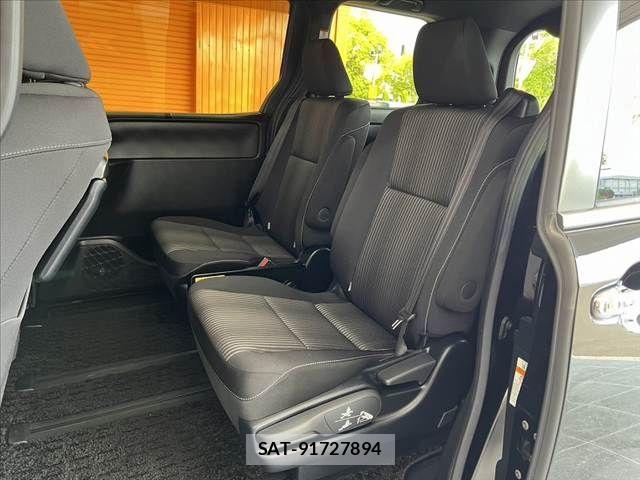 Toyota VOXY 2019-12 8415745-18