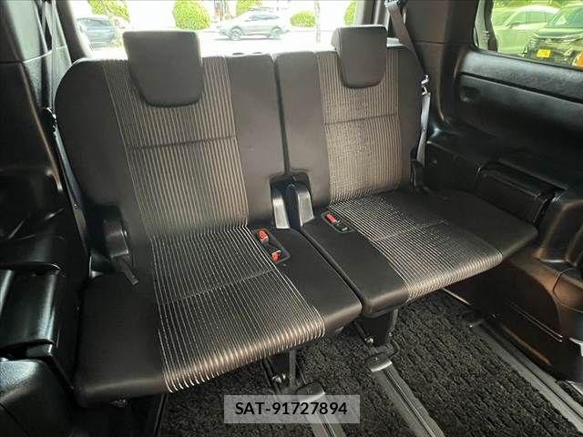 Toyota VOXY 2019-12 8415745-19
