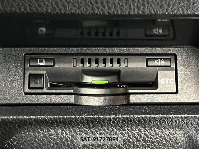 Toyota VOXY 2019-12 8415745-6