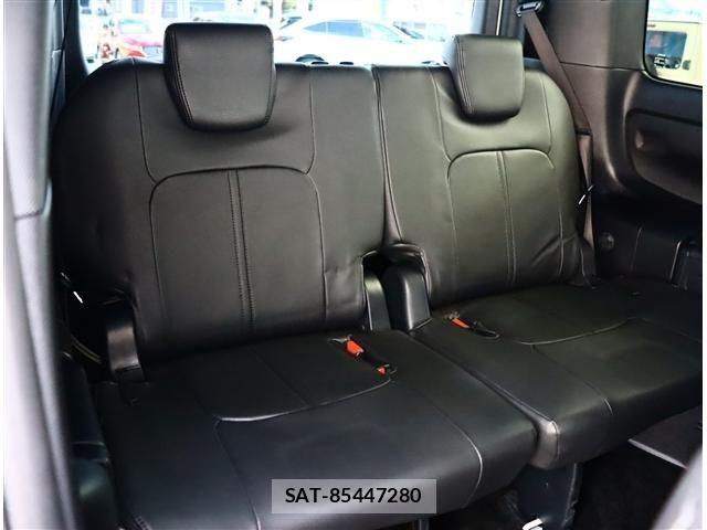 Toyota VOXY 2017-12 8411035-13