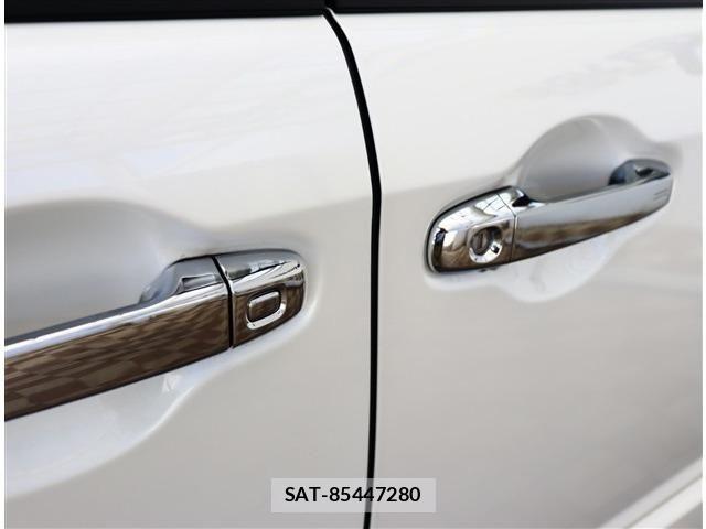 Toyota VOXY 2017-12 8411035-24