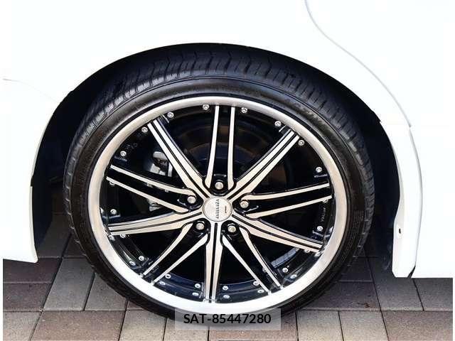 Toyota VOXY 2017-12 8411035-26