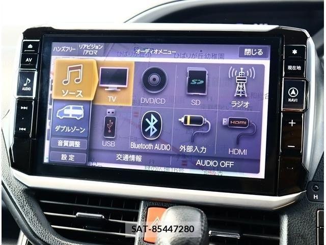 Toyota VOXY 2017-12 8411035-5