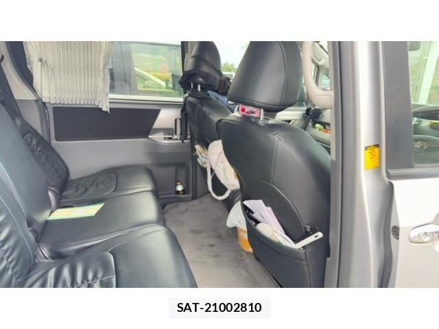 Toyota VOXY 2009-10 8415780-15