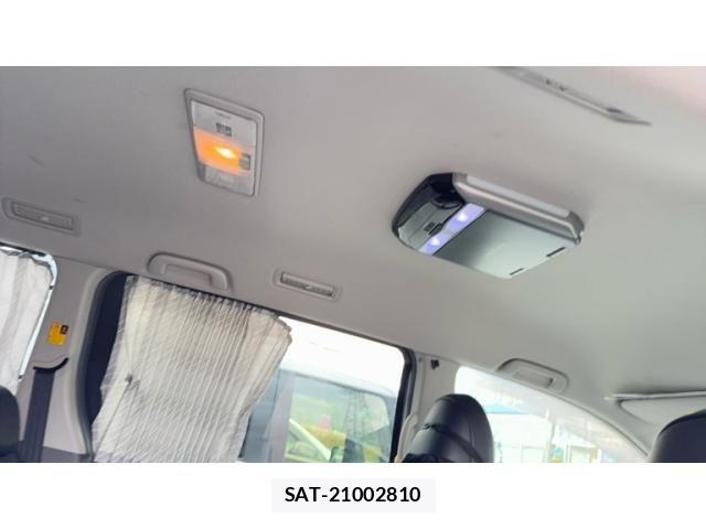 Toyota VOXY 2009-10 8415780-16