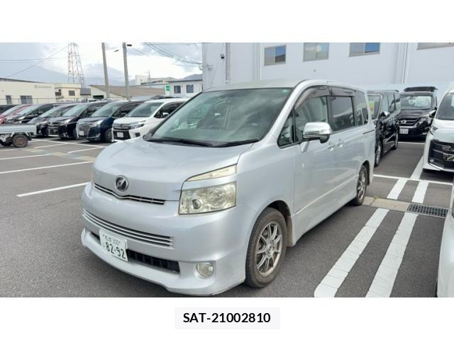 Toyota VOXY 2009-10 8415780-1