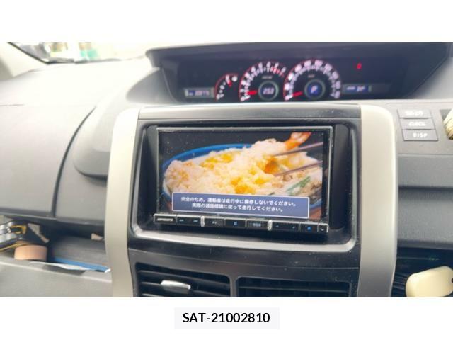 Toyota VOXY 2009-10 8415780-19
