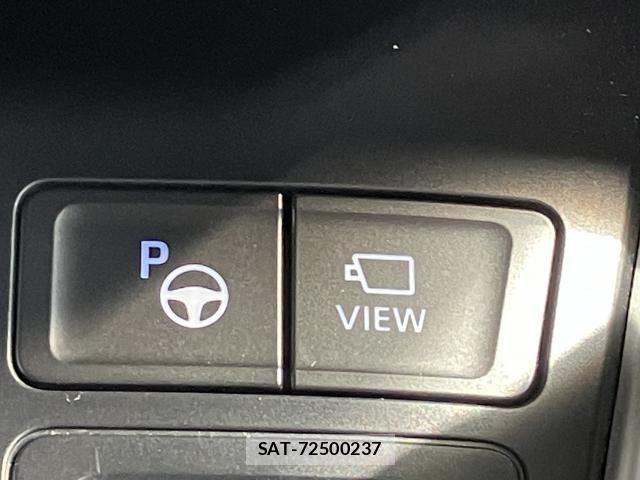 Toyota VOXY 2022-03 8415743-13