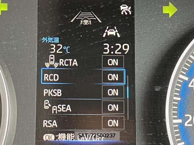 Toyota VOXY 2022-03 8415743-15