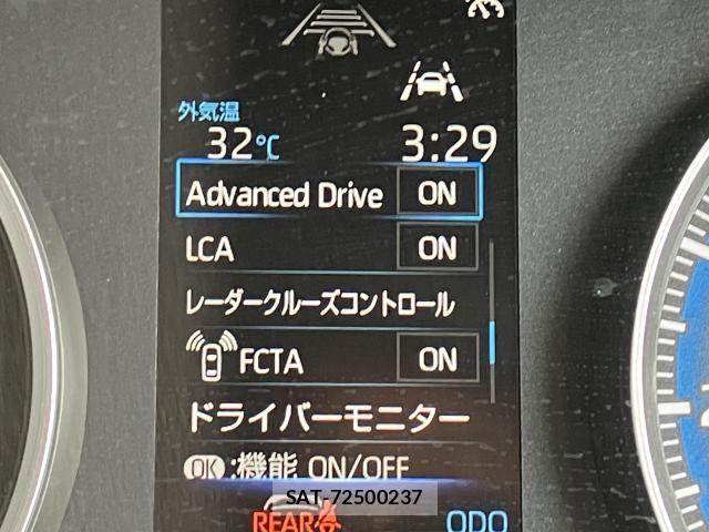 Toyota VOXY 2022-03 8415743-16
