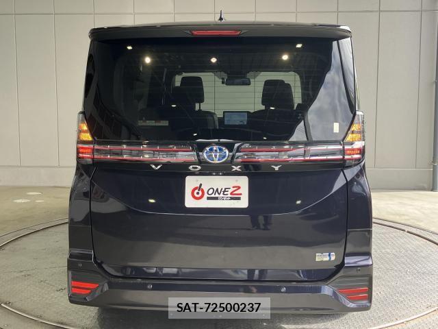 Toyota VOXY 2022-03 8415743-28