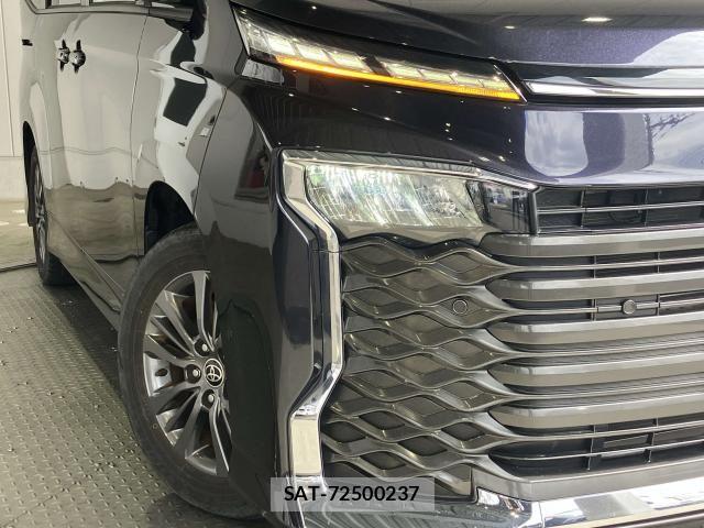 Toyota VOXY 2022-03 8415743-2